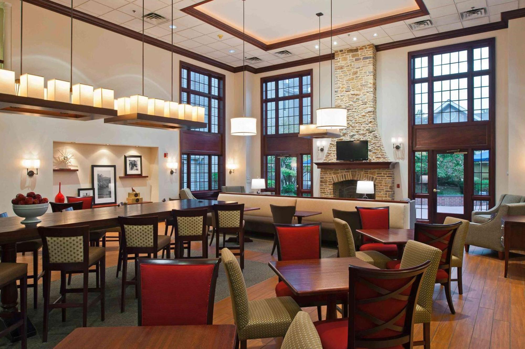 Hampton Inn & Suites Bethlehem Exterior photo