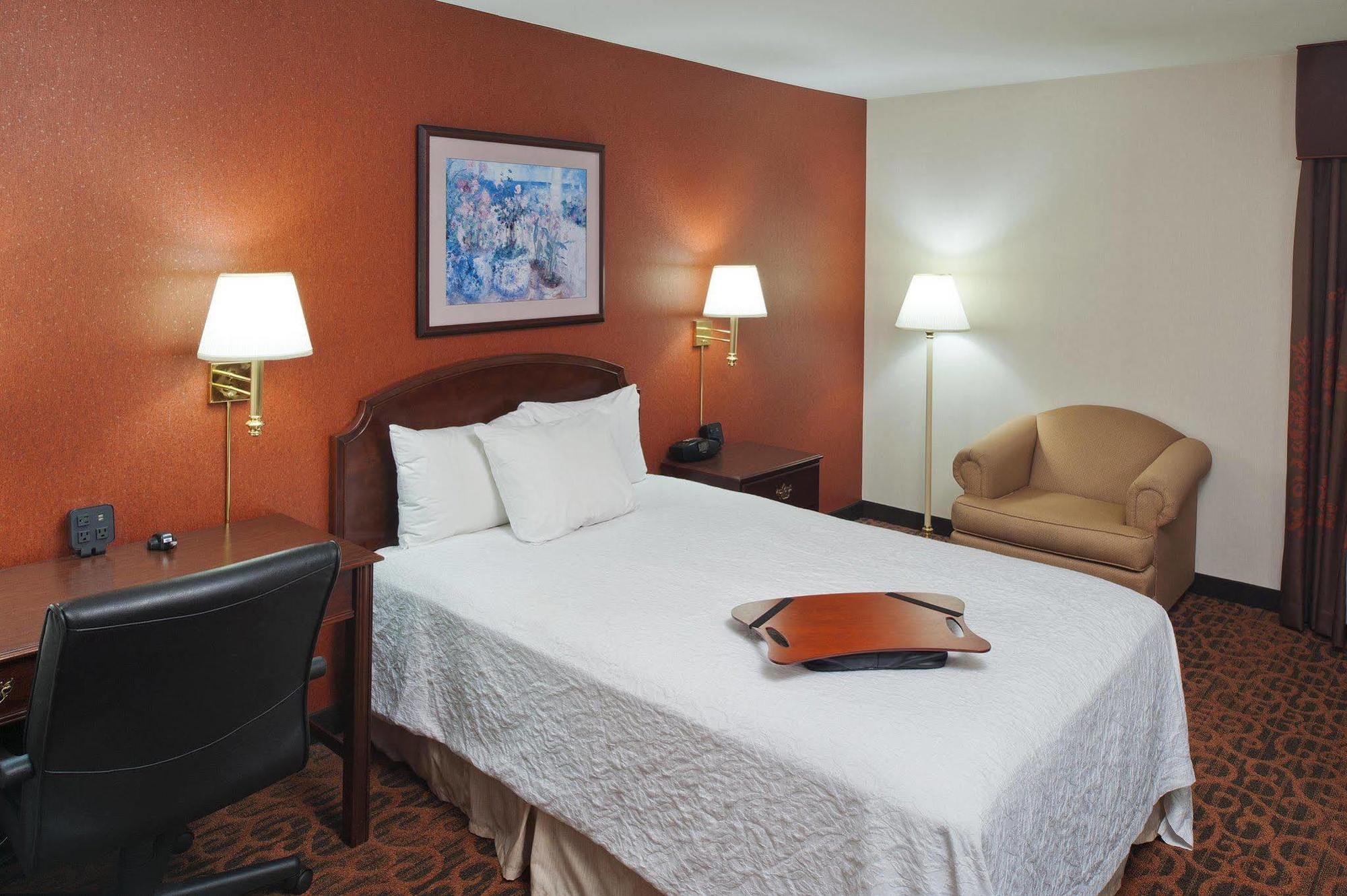 Hampton Inn & Suites Bethlehem Exterior photo